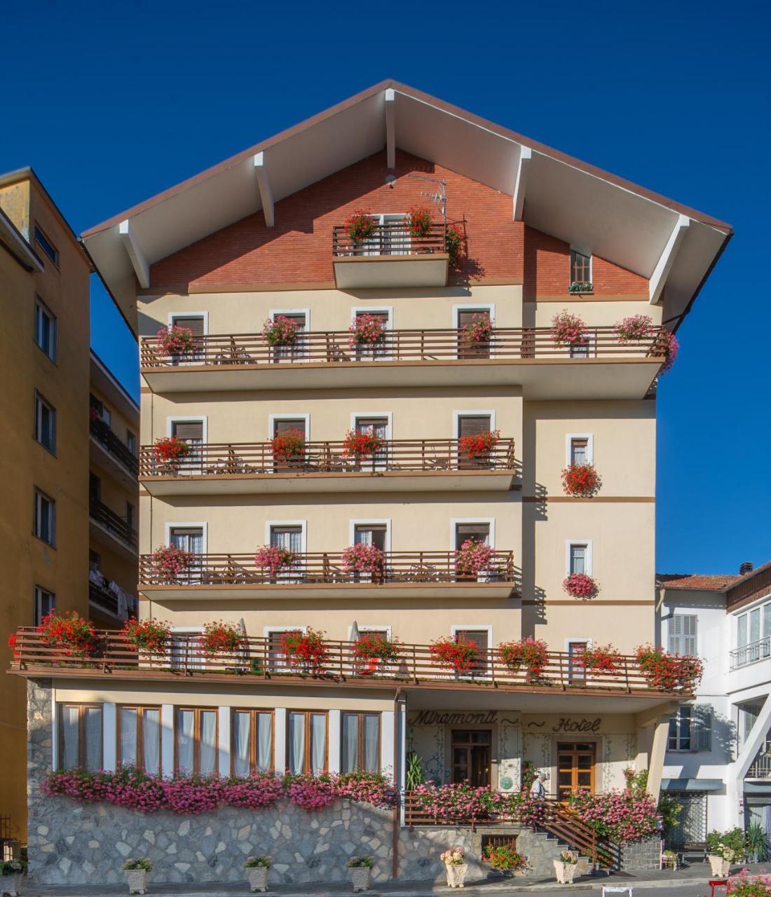 Miramonti Hotel Calizzano Exterior foto